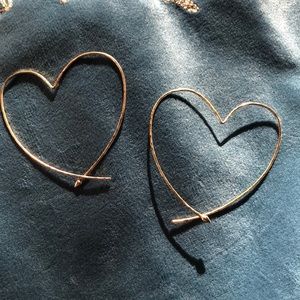 Stella & Dot wired heart earring in Gold